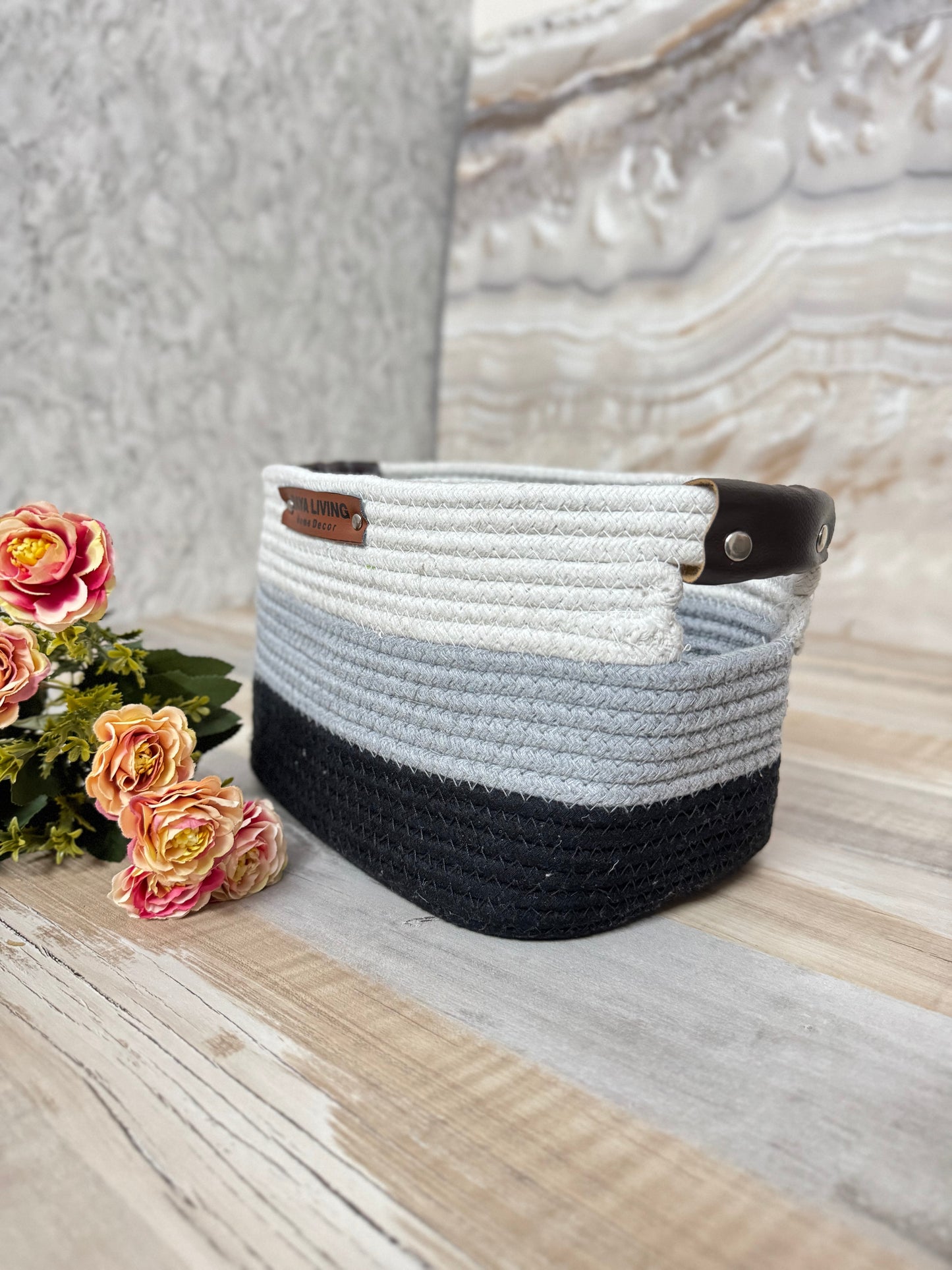 AestheticBin - White & Black