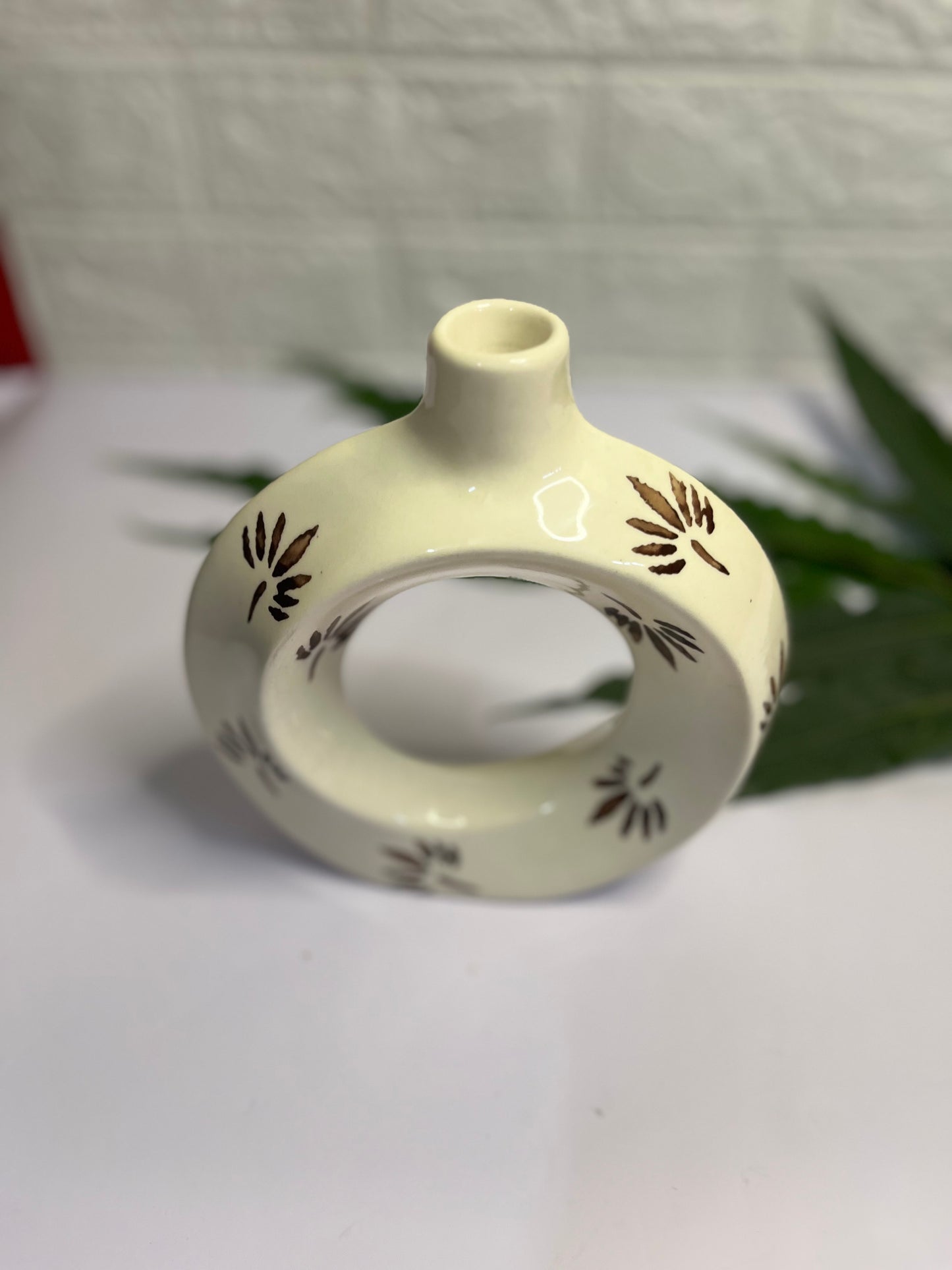 Donut Vase - White designer