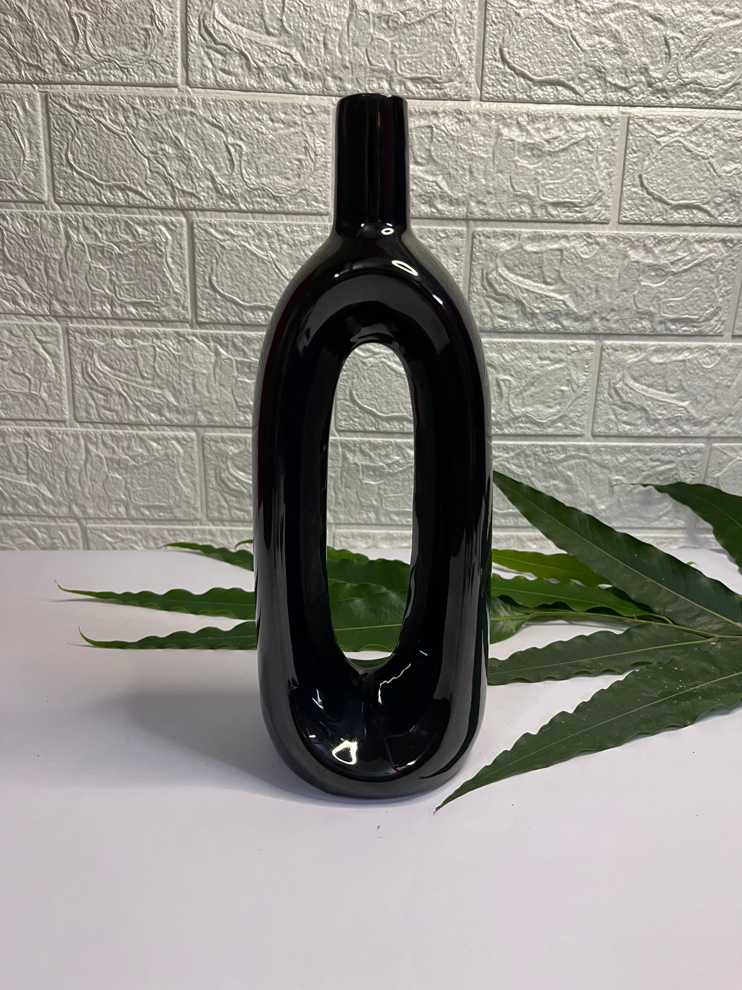 Ring Flower Vase - Black