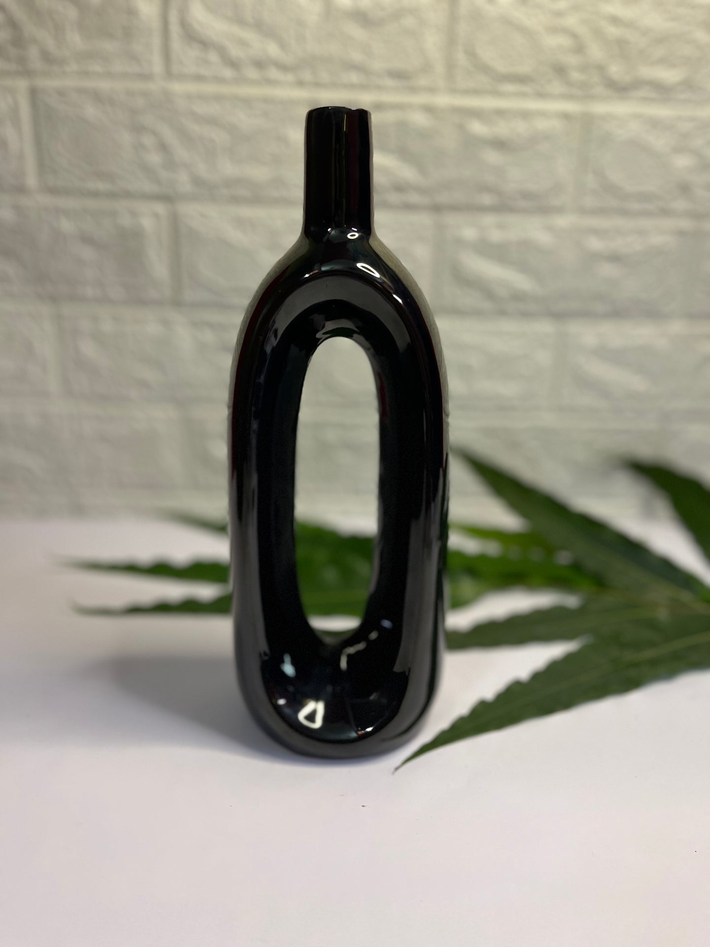 Ring Flower Vase - Black