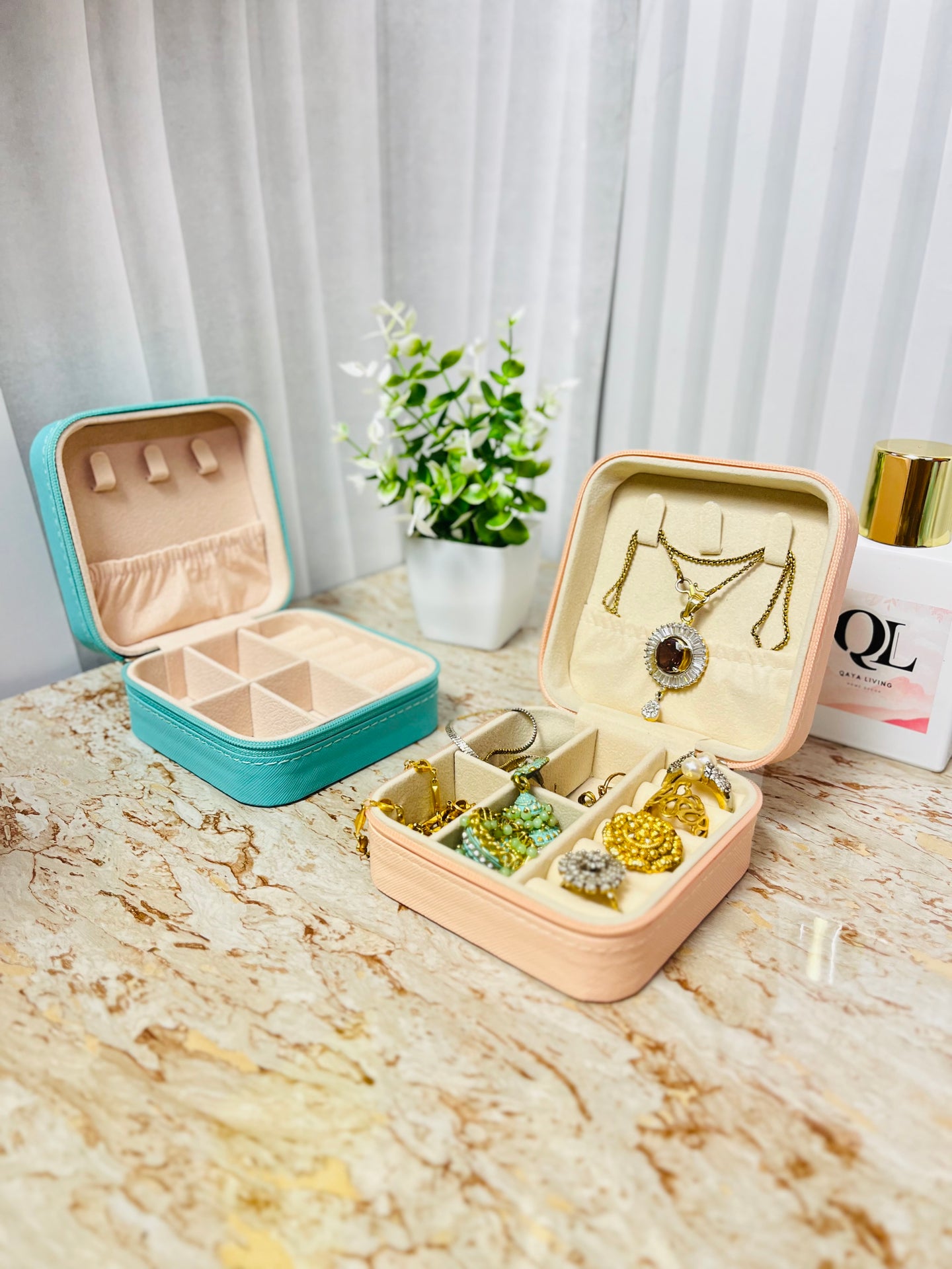 Jewellery organiser box